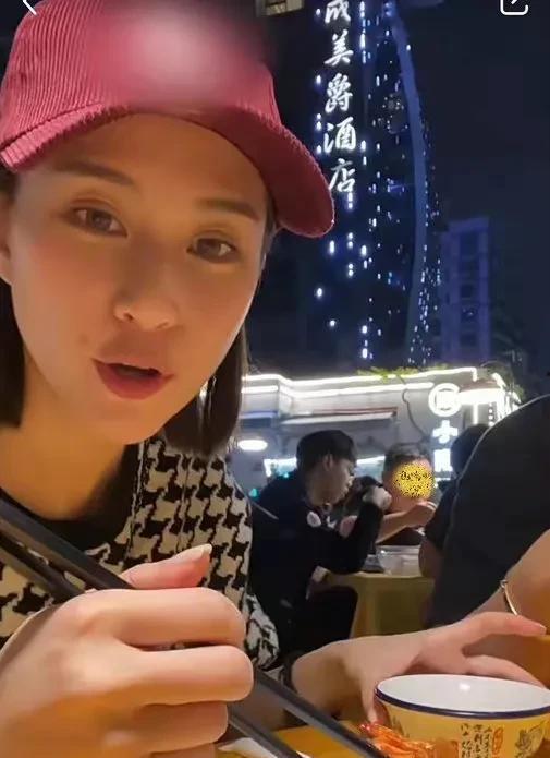 娱乐圈吃瓜直播间明星,明星幕后故事大揭秘